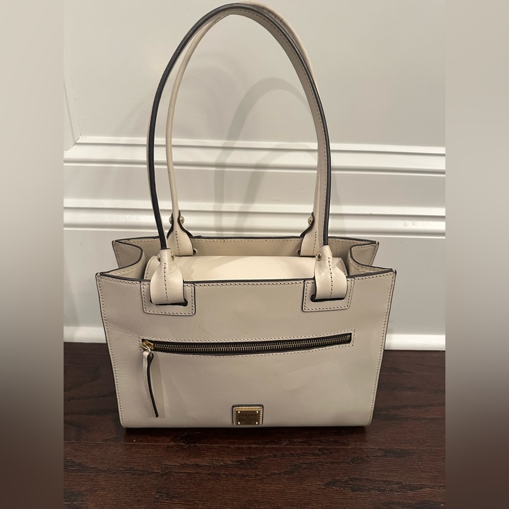 Dooney & Bourke tote